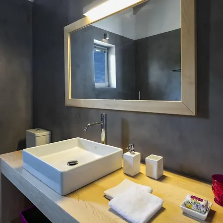 Asanti Villas Lévktron