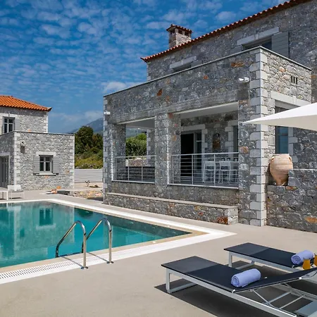 Asanti Villas Lévktron