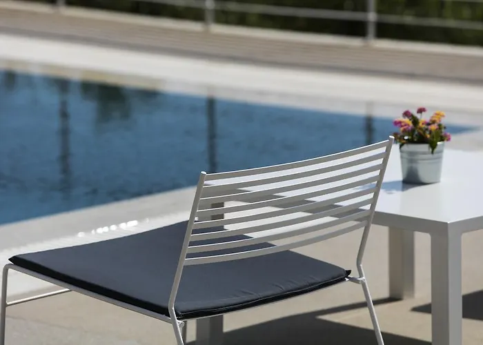 Asanti Βίλα Λεύκτρο