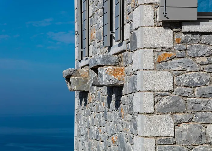 Asanti Βίλα Λεύκτρο